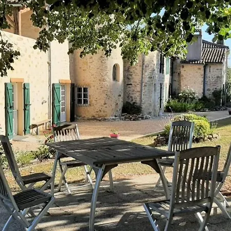 Domaine De La Basse Bobiniere - Et D'hotes بيت ضيافة Thouarsais-Bouildroux