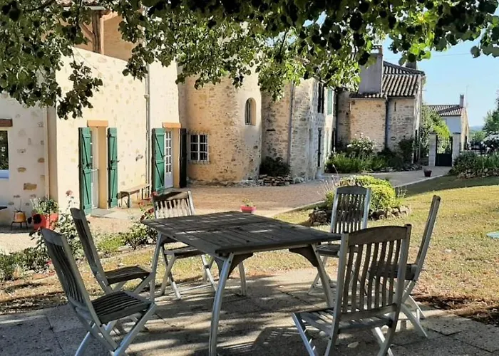 Domaine De La Basse Bobiniere - Et D'hotes بيت ضيافة Thouarsais-Bouildroux